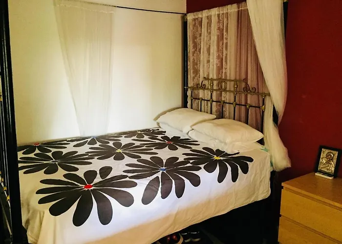 Artist In Dromolaxia Larnaka